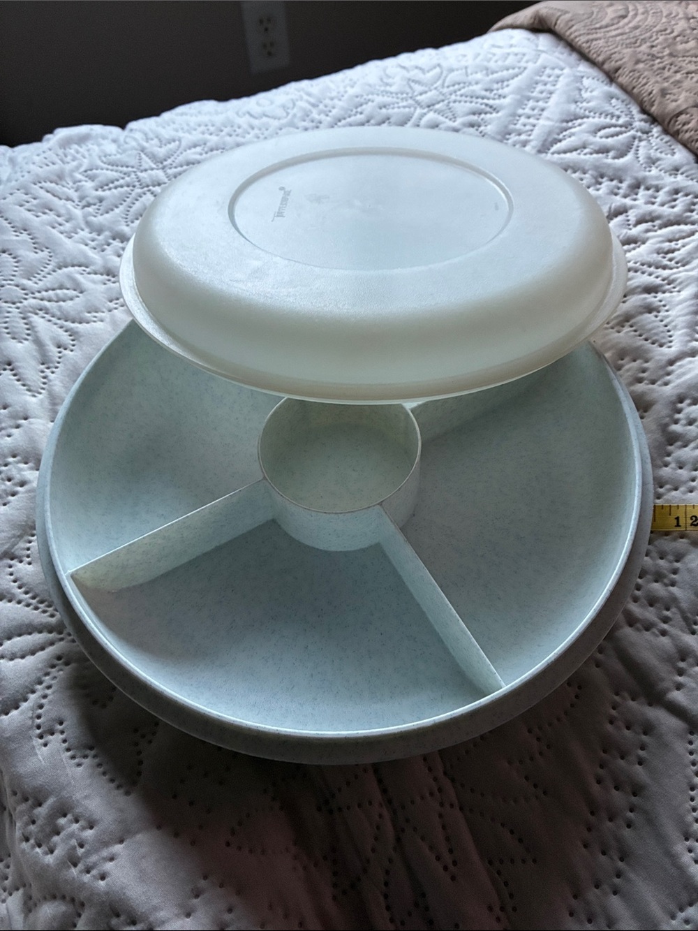 Tupperware Round Divided Party Tray with Lid